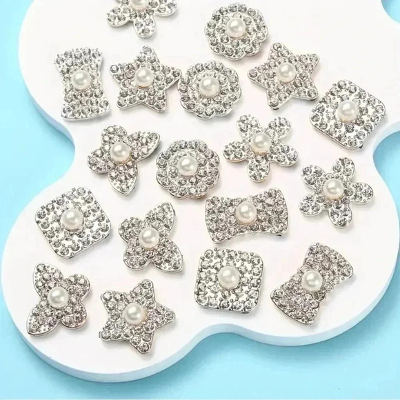 20-Pack Rhinestone Embellishments - Picture 2 of 3
